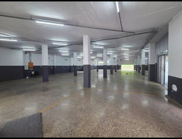 3,000M² WAREHOUSE FOR SALE IN RIVERHORSE VALLEY